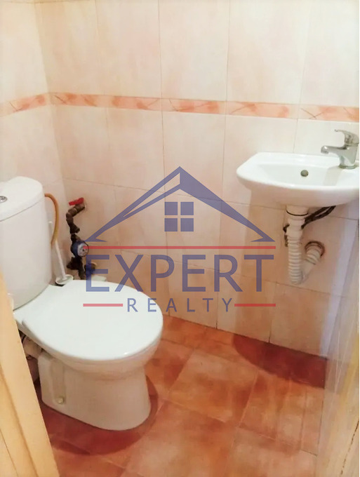 ԿԵՆՏՐՈՆ, ԵՐՎԱՆԴ ՔՈՉԱՐԻ ՓՈՂՈՑ, 4 ՍԵՆՅԱԿ