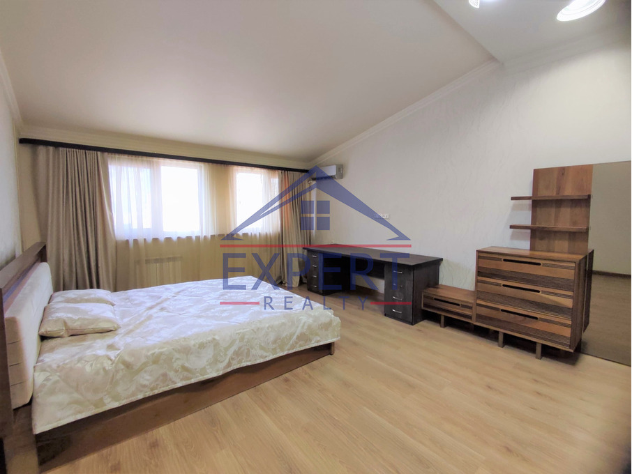 ԿԵՆՏՐՈՆ, ԶԱՔՅԱՆ ՓՈՂՈՑ, 5 ՍԵՆՅԱԿ