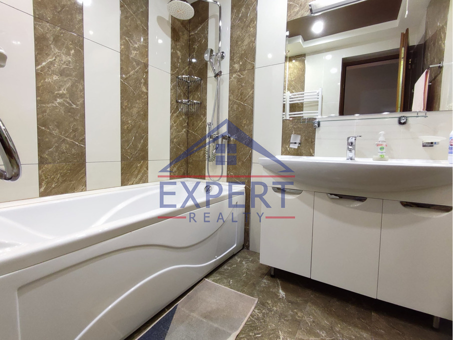 ԿԵՆՏՐՈՆ, ԶԱՔՅԱՆ ՓՈՂՈՑ, 5 ՍԵՆՅԱԿ