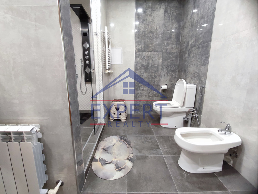 ԿԵՆՏՐՈՆ, ԶԱՔՅԱՆ ՓՈՂՈՑ, 5 ՍԵՆՅԱԿ