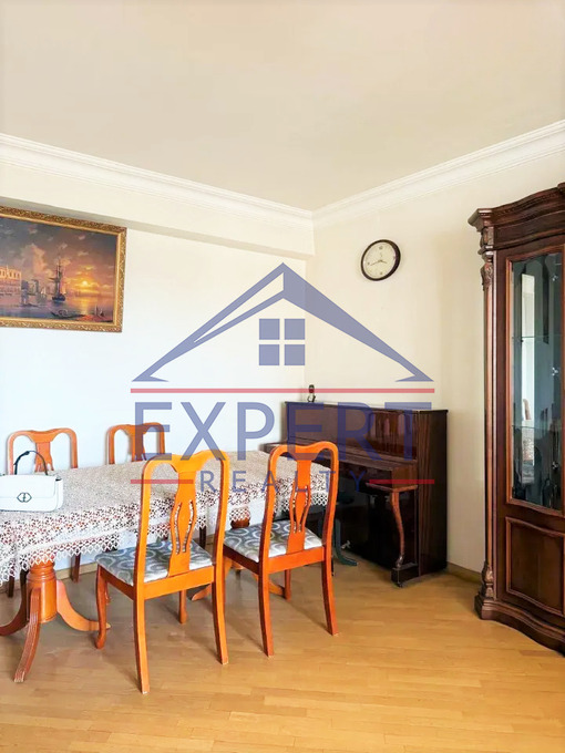 ԱՐԱԲԿԻՐ, ԱՎԵՏ ԱՎԵՏԻՍՅԱՆ ՓՈՂՈՑ, 3 ՍԵՆՅԱԿ