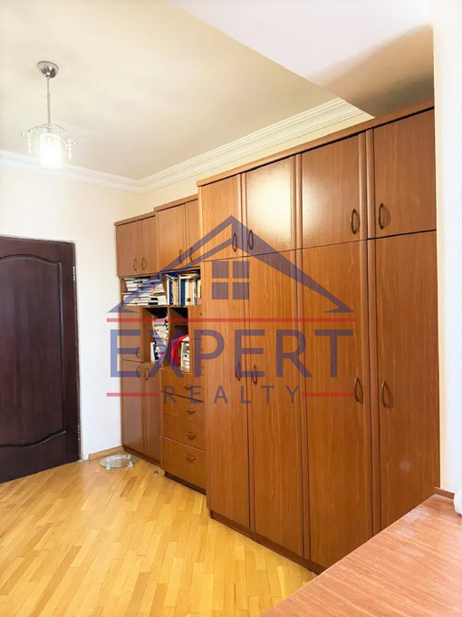 ԱՐԱԲԿԻՐ, ԱՎԵՏ ԱՎԵՏԻՍՅԱՆ ՓՈՂՈՑ, 3 ՍԵՆՅԱԿ