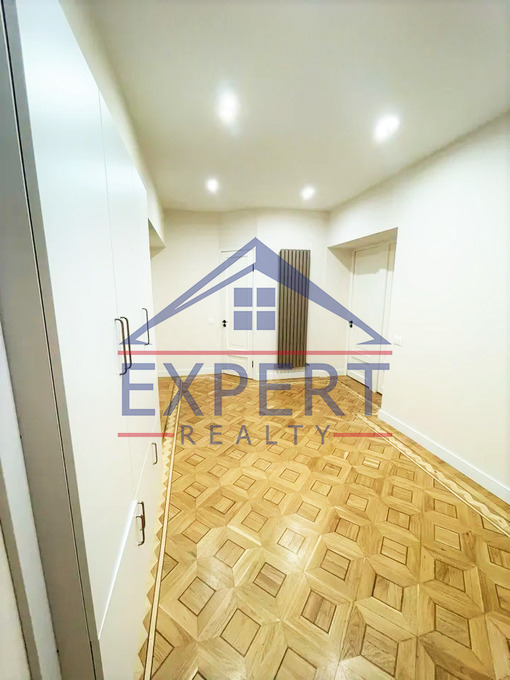 ԱՐԱԲԿԻՐ, ՎԻԿՏՈՐ ՀԱՄԲԱՐՁՈՒՄՅԱՆ, 3 ՍԵՆՅԱԿ