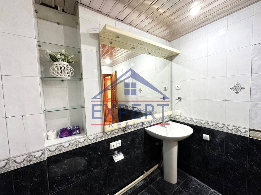 ԱՐԱԲԿԻՐ, ԿՈՄԻՏԱՍԻ ՊՈՂՈՏԱ, 4 ՍԵՆՅԱԿ