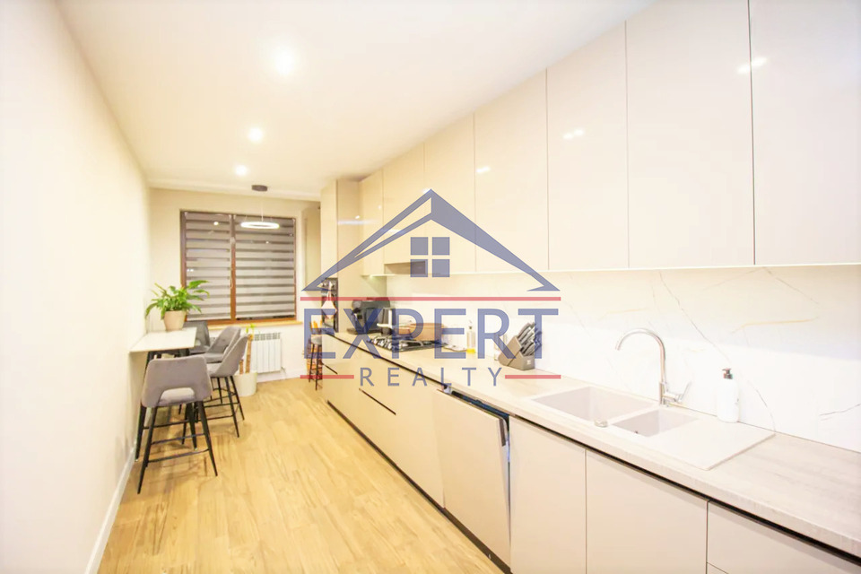 ԱՐԱԲԿԻՐ, ՎԻԿՏՈՐ ՀԱՄԲԱՐՁՈՒՄՅԱՆ, 3 ՍԵՆՅԱԿ