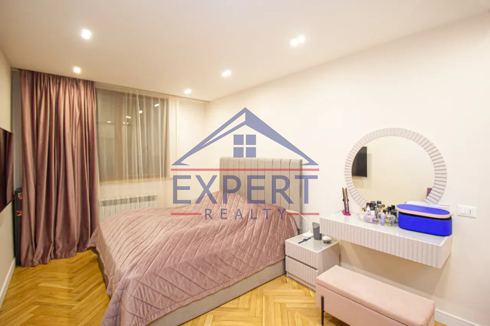 ԱՐԱԲԿԻՐ, ՎԻԿՏՈՐ ՀԱՄԲԱՐՁՈՒՄՅԱՆ, 3 ՍԵՆՅԱԿ