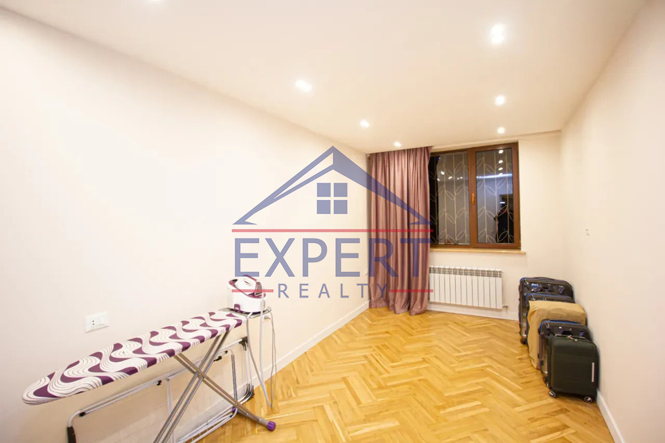 ԱՐԱԲԿԻՐ, ՎԻԿՏՈՐ ՀԱՄԲԱՐՁՈՒՄՅԱՆ, 3 ՍԵՆՅԱԿ