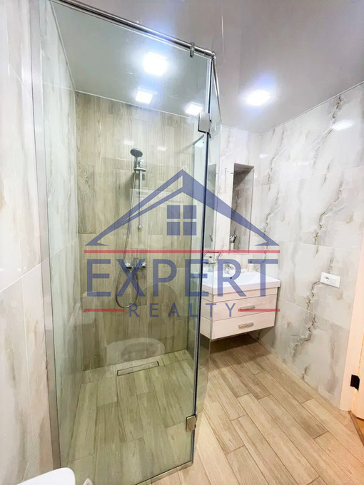 ԱՐԱԲԿԻՐ, ՎԻԿՏՈՐ ՀԱՄԲԱՐՁՈՒՄՅԱՆ, 3 ՍԵՆՅԱԿ