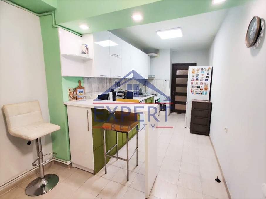 ԿԵՆՏՐՈՆ, ԲՐՅՈՒՍՈՎԻ ՓՈՂՈՑ, 4 ՍԵՆՅԱԿ