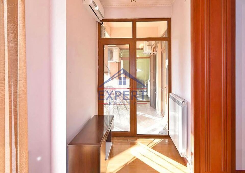 ԿԵՆՏՐՈՆ ԱՐԱՄԻ ՓՈՂՈՑ  3 սեն 143 քմ 4/13 հարկ