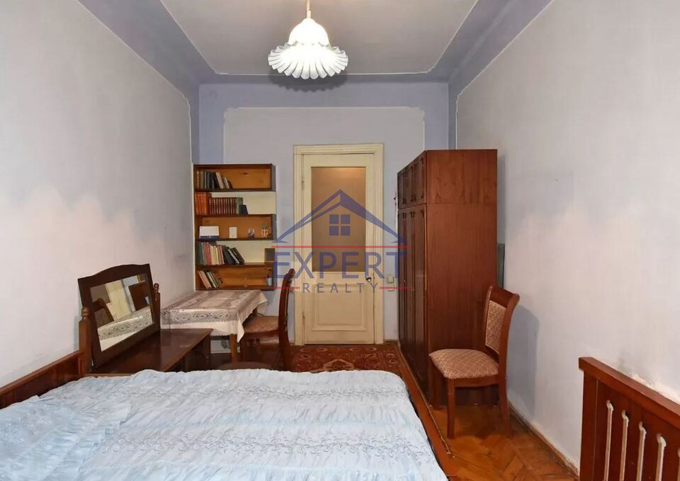 ԱՐԱԲԿԻՐ, ԿՈՄԻՏԱՍԻ ՊՈՂՈՏԱ, 3 ՍԵՆՅԱԿ