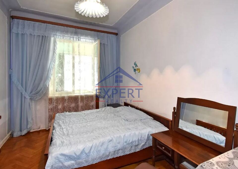 ԱՐԱԲԿԻՐ, ԿՈՄԻՏԱՍԻ ՊՈՂՈՏԱ, 3 ՍԵՆՅԱԿ