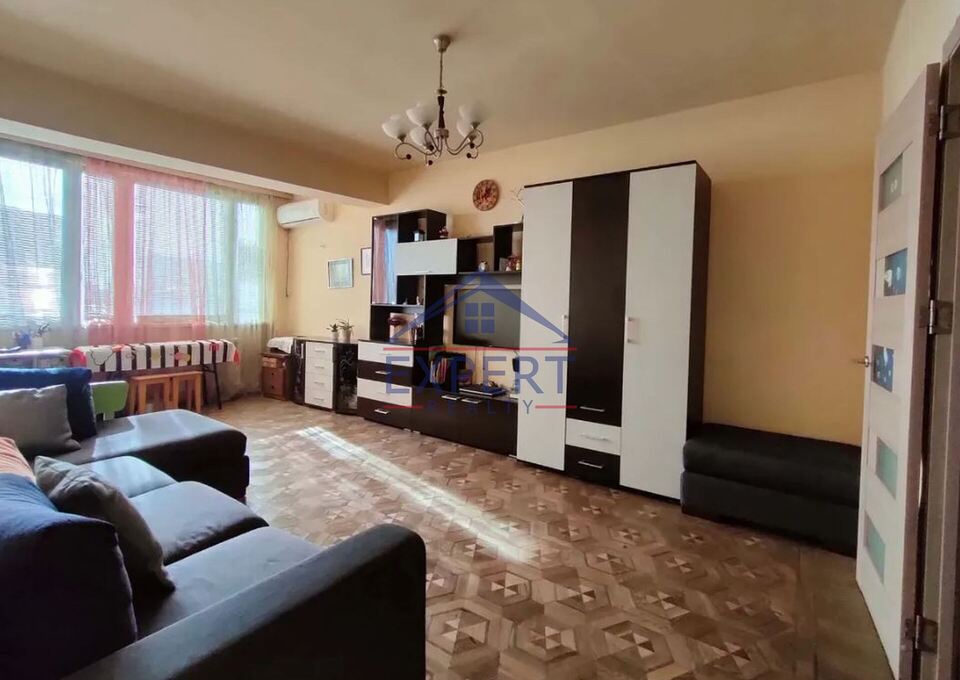 ԱՐԱԲԿԻՐ, ԱՐԱՄ ԽԱՉԱՏՐՅԱՆ ՓՈՂՈՑ, 3 ՍԵՆՅԱԿ