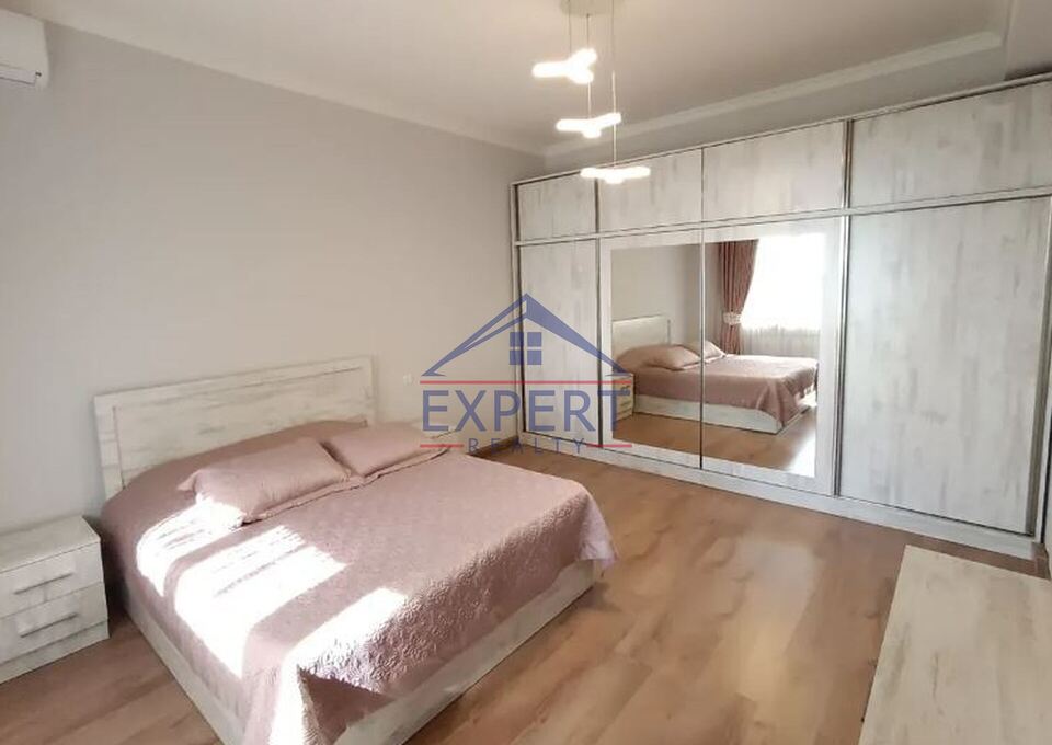 ԿԵՆՏՐՈՆ, ԱՐԳԻՇՏԻ ՓՈՂՈՑ, 4 ՍԵՆՅԱԿ