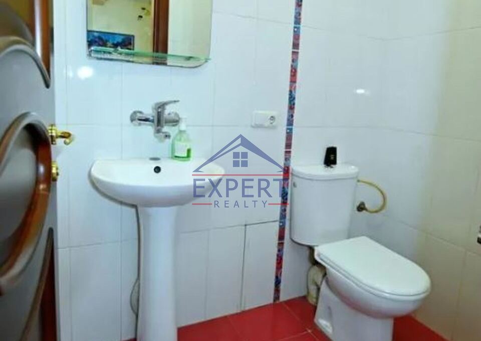 Կենտրոն, Ռոստոմի փողոց,3սեն բնակարան