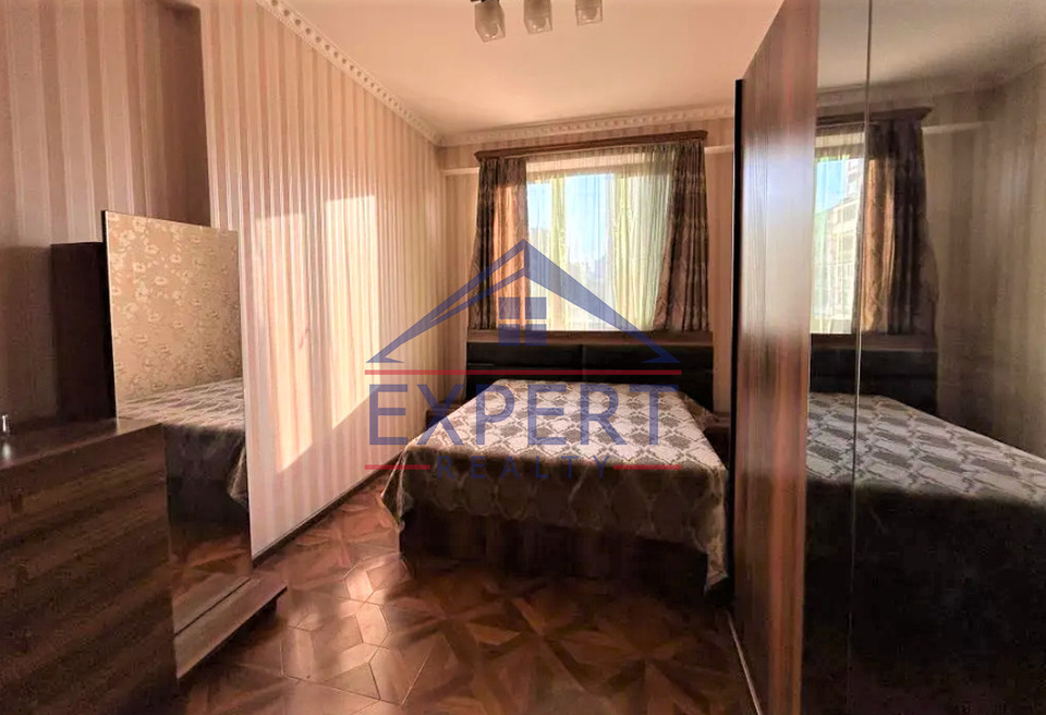 ԱՐԱԲԿԻՐ, ՎԻԿՏՈՐ ՀԱՄԲԱՐՁՈՒՄՅԱՆ, 3 ՍԵՆՅԱԿ