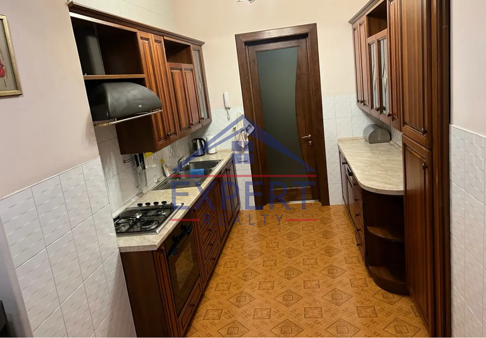 ԿԵՆՏՐՈՆ, ԻՍԱՀԱԿՅԱՆ ՓՈՂՈՑ, 4 ՍԵՆՅԱԿ