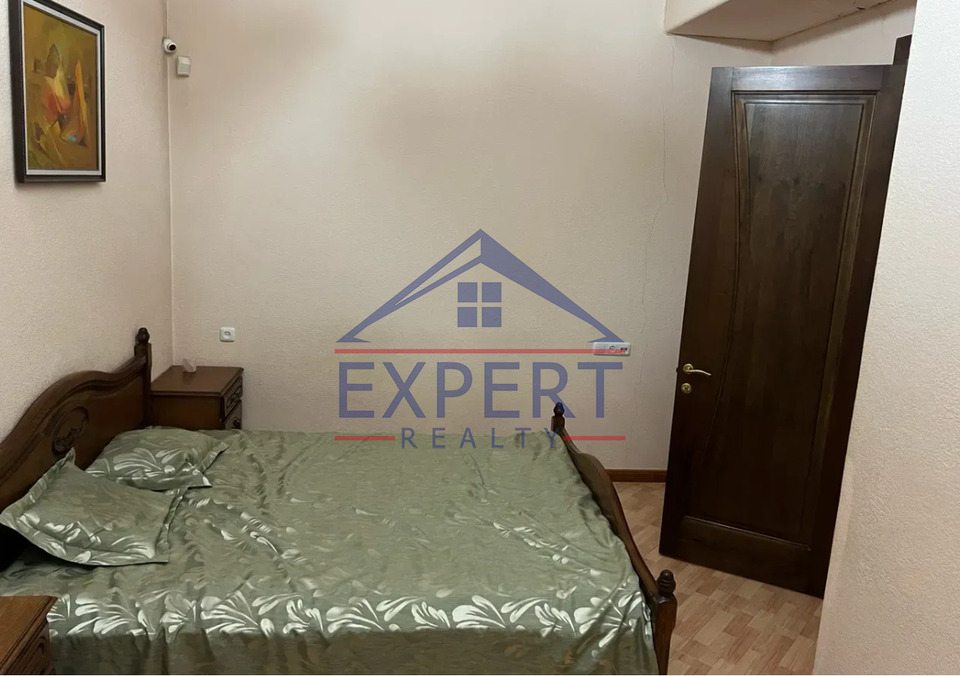 ԿԵՆՏՐՈՆ, ԻՍԱՀԱԿՅԱՆ ՓՈՂՈՑ, 4 ՍԵՆՅԱԿ