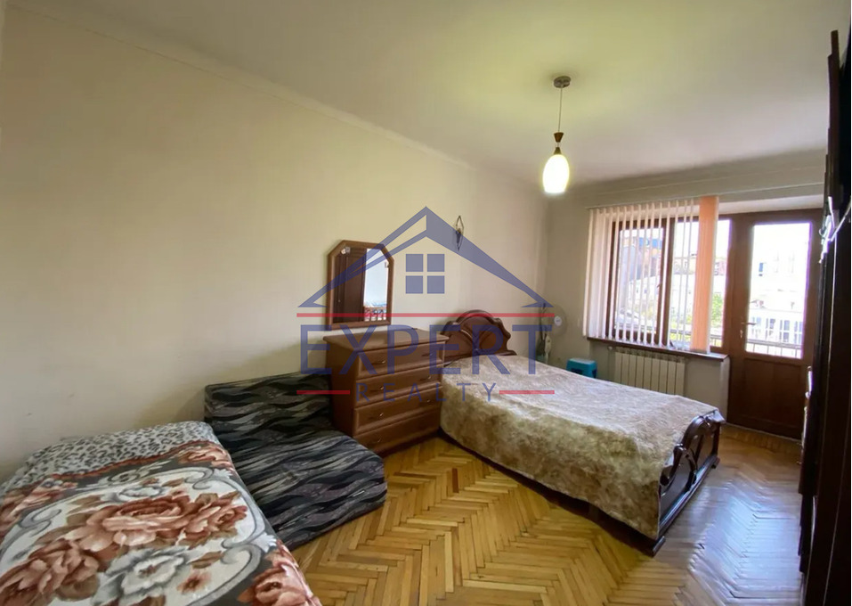 ԿԵՆՏՐՈՆ, ՄԱՇՏՈՑԻ ՊՈՂՈՏԱ, 3 ՍԵՆՅԱԿ
