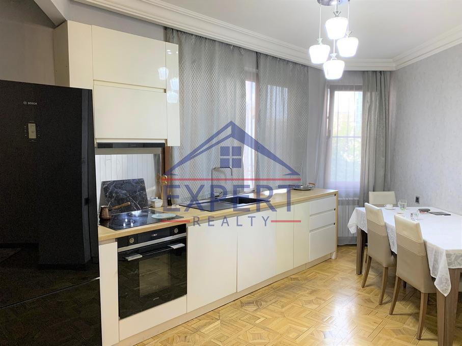 ԿԵՆՏՐՈՆ, ՍԱՅԱԹ ՆՈՎԱ ՊՈՂՈՏԱ, 4 ՍԵՆՅԱԿ