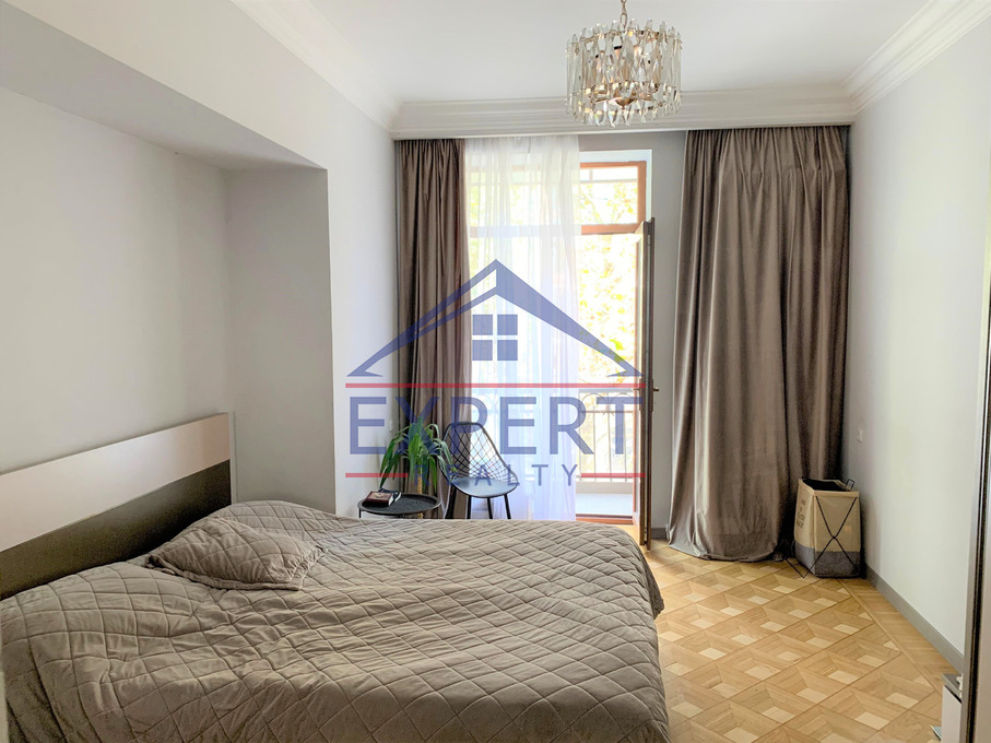 ԿԵՆՏՐՈՆ, ՍԱՅԱԹ ՆՈՎԱ ՊՈՂՈՏԱ, 4 ՍԵՆՅԱԿ