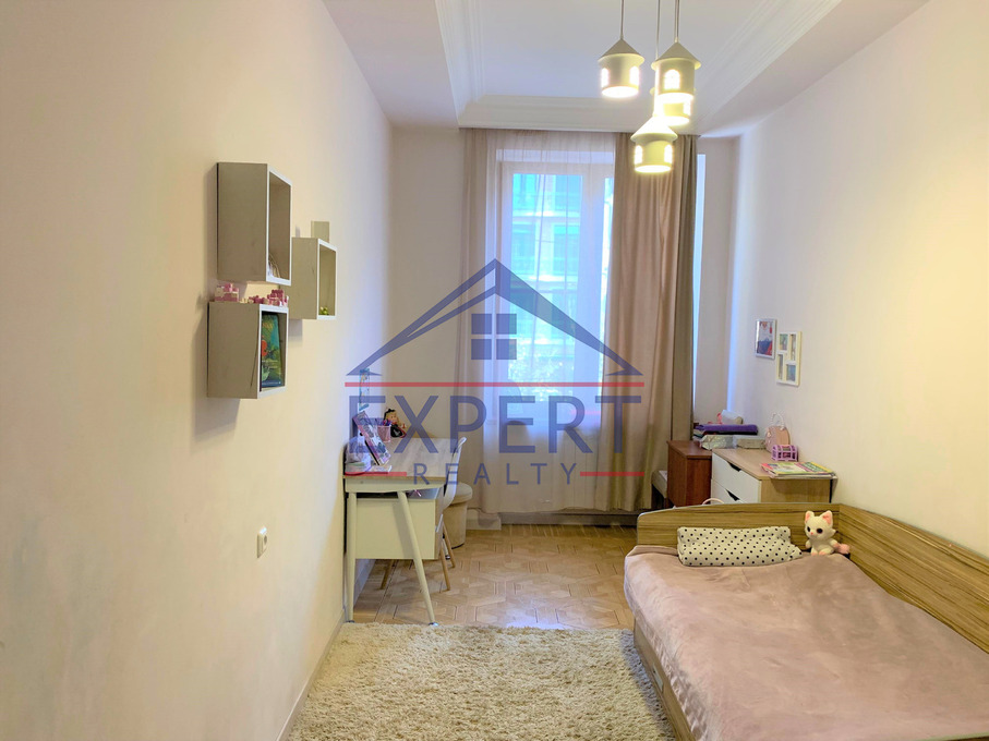 ԿԵՆՏՐՈՆ, ՍԱՅԱԹ ՆՈՎԱ ՊՈՂՈՏԱ, 4 ՍԵՆՅԱԿ