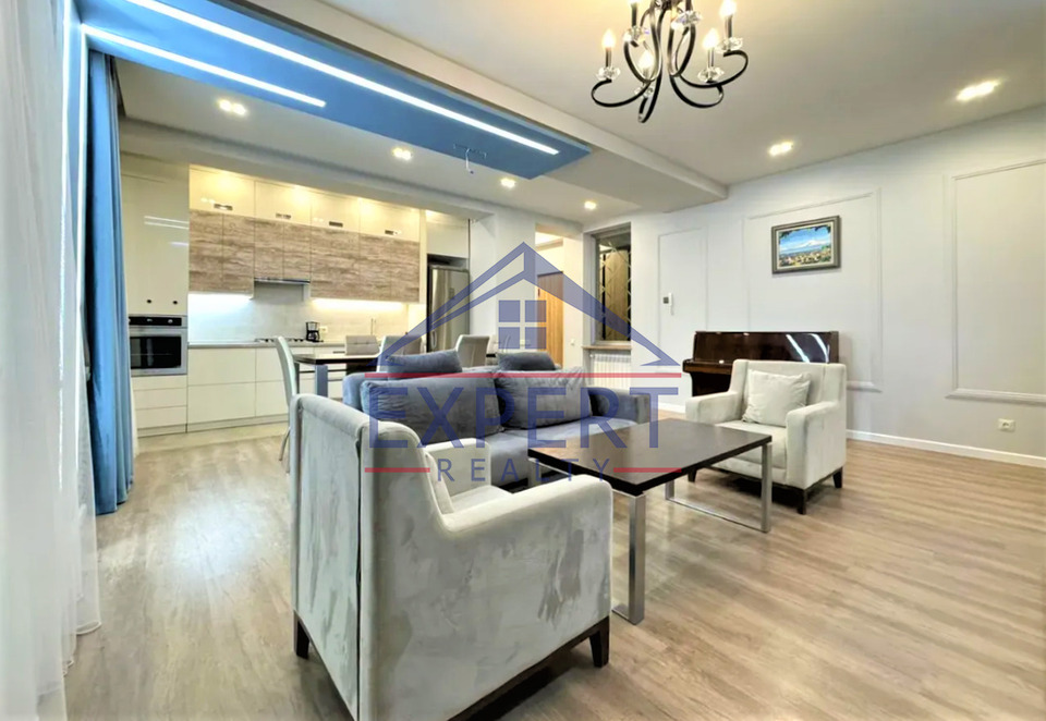 ԿԵՆՏՐՈՆ, ՄԱՇՏՈՑԻ ՊՈՂՈՏԱ, 3 ՍԵՆՅԱԿ