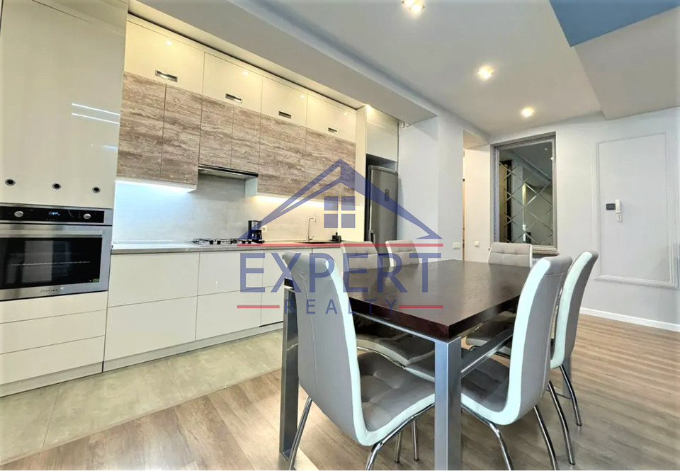 ԿԵՆՏՐՈՆ, ՄԱՇՏՈՑԻ ՊՈՂՈՏԱ, 3 ՍԵՆՅԱԿ