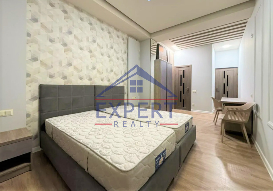 ԿԵՆՏՐՈՆ, ՄԱՇՏՈՑԻ ՊՈՂՈՏԱ, 3 ՍԵՆՅԱԿ