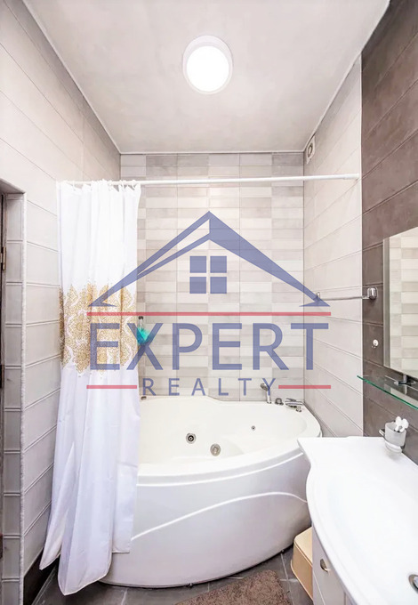 ԿԵՆՏՐՈՆ, ԾԻԾԵՌՆԱԿԱԲԵՐԴԻ ԽՃՈՒՂԻ, 3 ՍԵՆՅԱԿ