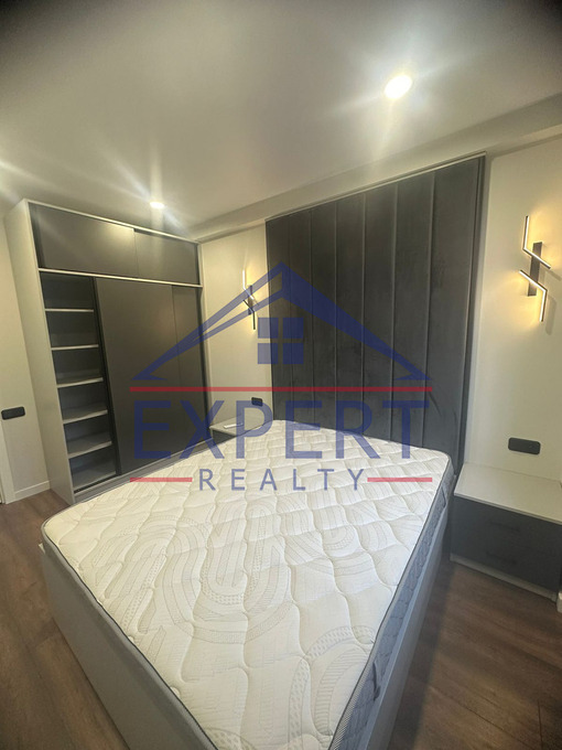 ԿԵՆՏՐՈՆ, ՓԱՐՊԵՑՈՒ ՓՈՂՈՑ, 2 ՍԵՆՅԱԿ