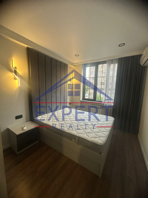 ԿԵՆՏՐՈՆ, ՓԱՐՊԵՑՈՒ ՓՈՂՈՑ, 2 ՍԵՆՅԱԿ