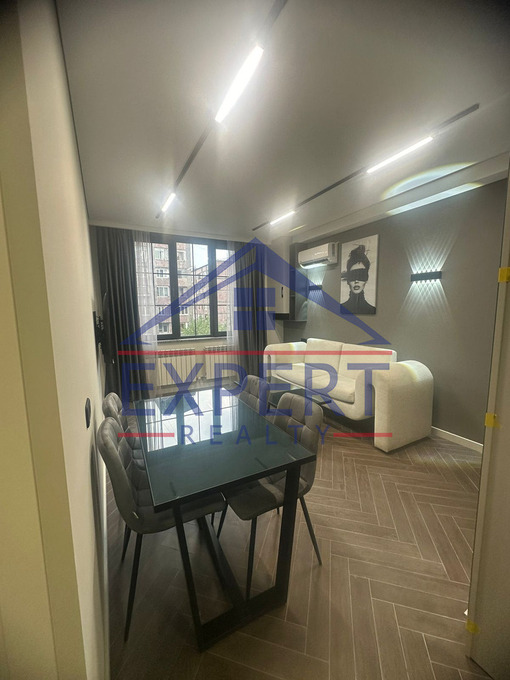 ԿԵՆՏՐՈՆ, ՓԱՐՊԵՑՈՒ ՓՈՂՈՑ, 2 ՍԵՆՅԱԿ