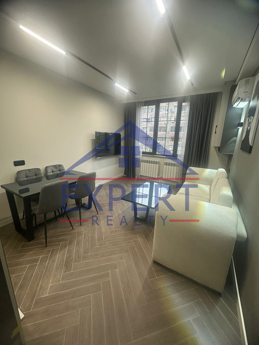 ԿԵՆՏՐՈՆ, ՓԱՐՊԵՑՈՒ ՓՈՂՈՑ, 2 ՍԵՆՅԱԿ