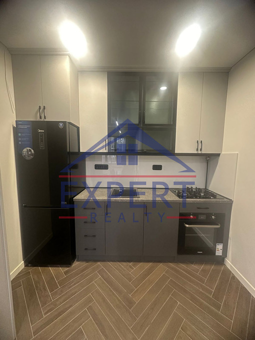 ԿԵՆՏՐՈՆ, ՓԱՐՊԵՑՈՒ ՓՈՂՈՑ, 2 ՍԵՆՅԱԿ