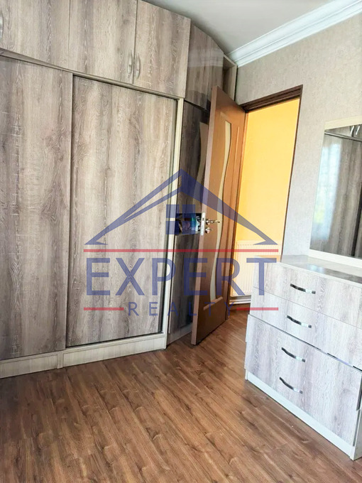 ԱՐԱԲԿԻՐ, ԿՈՄԻՏԱՍԻ ՊՈՂՈՏԱ, 3 ՍԵՆՅԱԿ