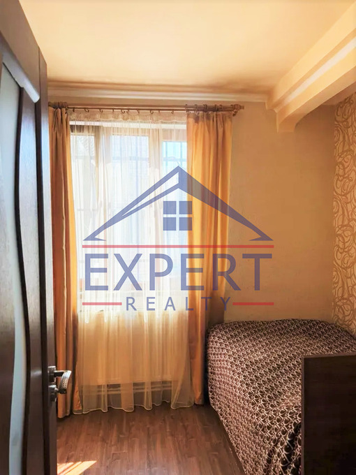 ԱՐԱԲԿԻՐ, ԿՈՄԻՏԱՍԻ ՊՈՂՈՏԱ, 3 ՍԵՆՅԱԿ