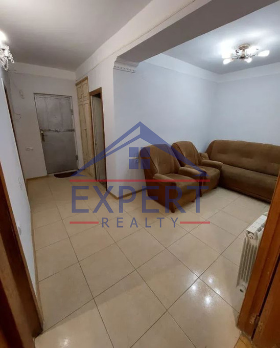 ԷՐԵԲՈՒՆԻ, ԽԱՂԱՂ ԴՈՆԻ ՓՈՂՈՑ, 3 ՍԵՆՅԱԿ