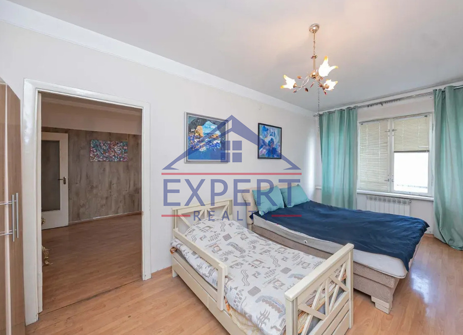 ԿԵՆՏՐՈՆ, ՄԱՇՏՈՑԻ ՊՈՂՈՏԱ, 3 ՍԵՆՅԱԿ