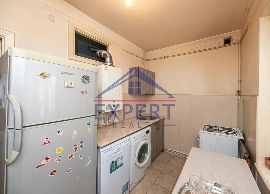 ԿԵՆՏՐՈՆ, ՄԱՇՏՈՑԻ ՊՈՂՈՏԱ, 3 ՍԵՆՅԱԿ