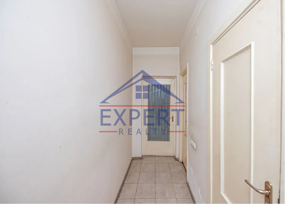 ԿԵՆՏՐՈՆ, ՄԱՇՏՈՑԻ ՊՈՂՈՏԱ, 3 ՍԵՆՅԱԿ