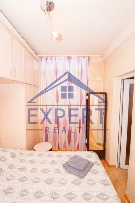 ԿԵՆՏՐՈՆ, ՂԱԶԱՐ ՓԱՐՊԵՑՈՒ ՓՈՂՈՑ, 2 ՍԵՆՅԱԿ