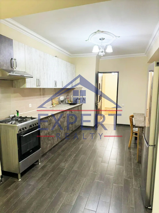 ԿԵՆՏՐՈՆ, ՊՈՒՇԿԻՆԻ ՓՈՂՈՑ, 5 ՍԵՆՅԱԿ