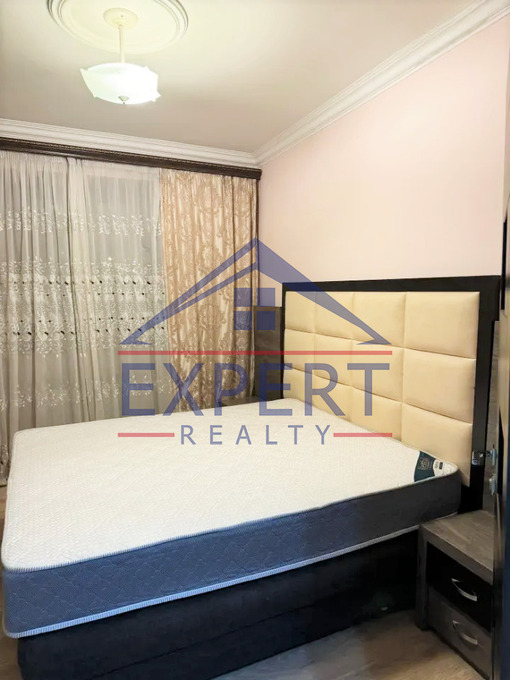 ԿԵՆՏՐՈՆ, ՊՈՒՇԿԻՆԻ ՓՈՂՈՑ, 5 ՍԵՆՅԱԿ