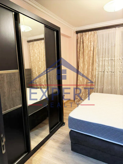 ԿԵՆՏՐՈՆ, ՊՈՒՇԿԻՆԻ ՓՈՂՈՑ, 5 ՍԵՆՅԱԿ