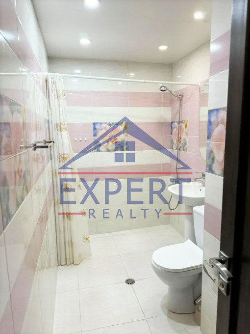 ԿԵՆՏՐՈՆ, ՊՈՒՇԿԻՆԻ ՓՈՂՈՑ, 5 ՍԵՆՅԱԿ