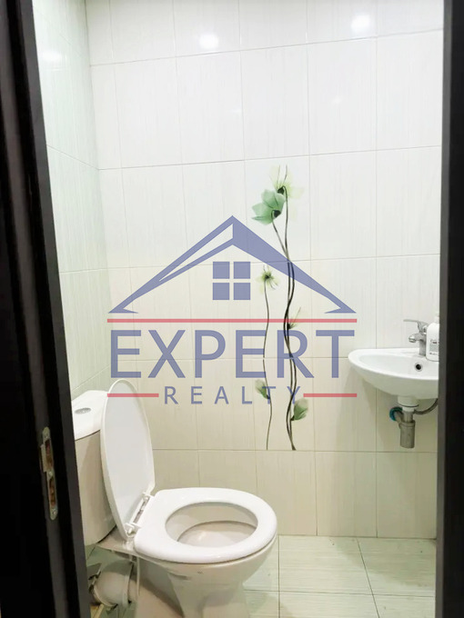 ԿԵՆՏՐՈՆ, ՊՈՒՇԿԻՆԻ ՓՈՂՈՑ, 5 ՍԵՆՅԱԿ