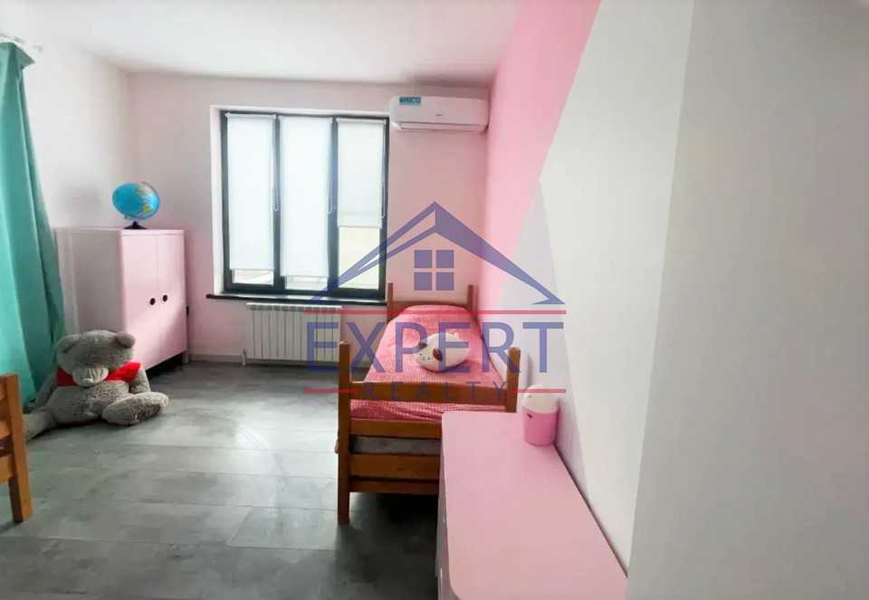 ԱՎԱՆ, ՄՀԵՐ ՄԿՐՏՉՅԱՆ ԹԱՂԱՄԱՍ, 4 ՍԵՆՅԱԿ