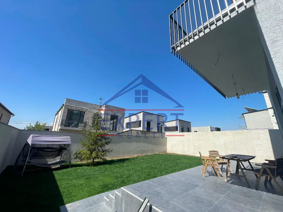 ԱՎԱՆ, ՄՀԵՐ ՄԿՐՏՉՅԱՆ ԹԱՂԱՄԱՍ, 4 ՍԵՆՅԱԿ