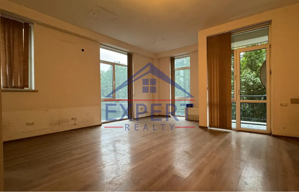 ԿԵՆՏՐՈՆ, ԱՐԱՄԻ ՓՈՂՈՑ, 5 ՍԵՆՅԱԿ